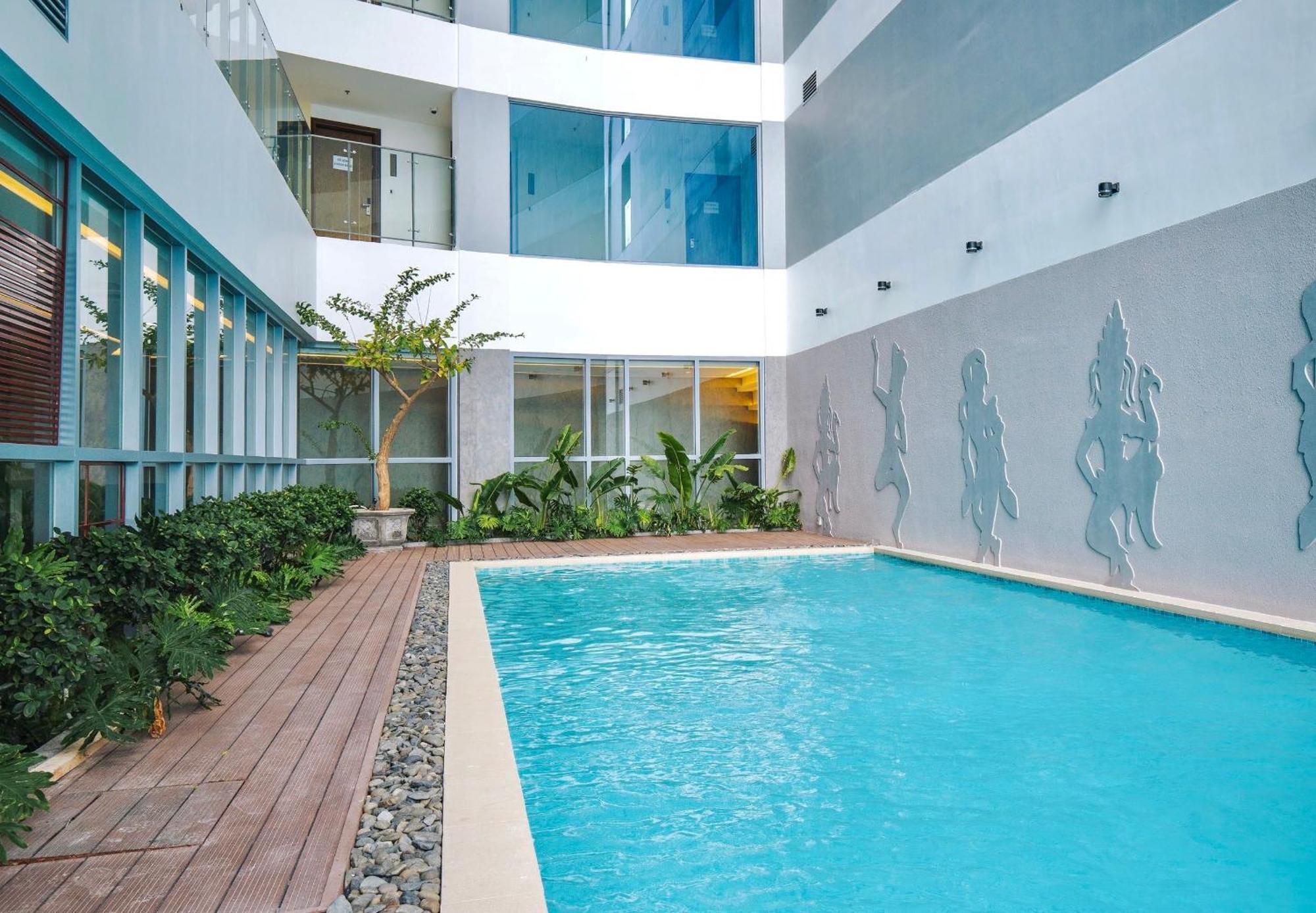 Coastal Panorama Oceanfront Suites Нячанг Экстерьер фото